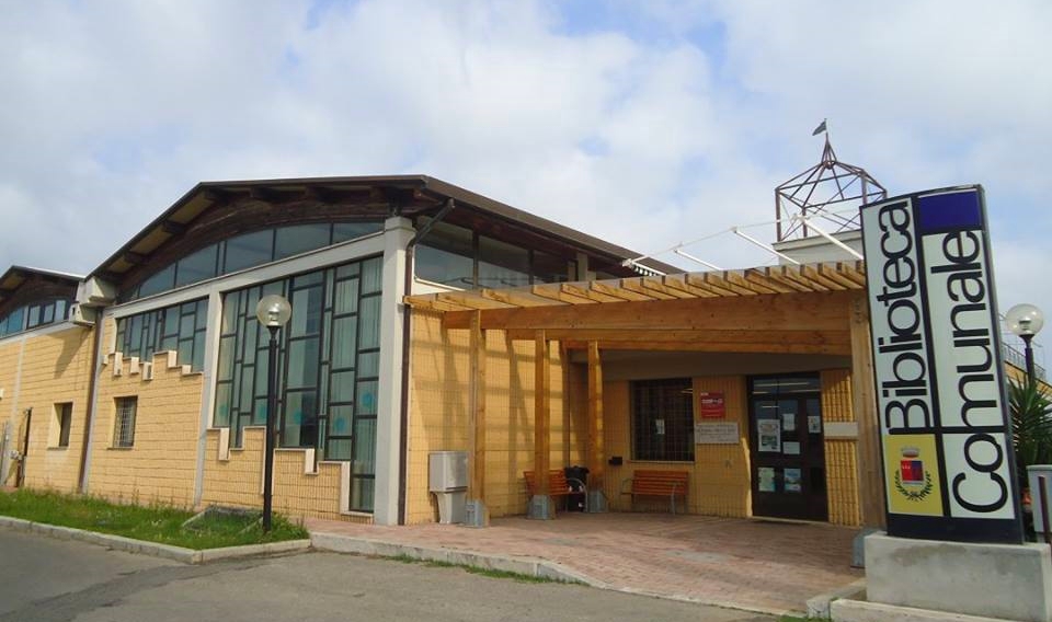 Ingresso della Biblioteca comunale Peppino Impastato di Ladispoli