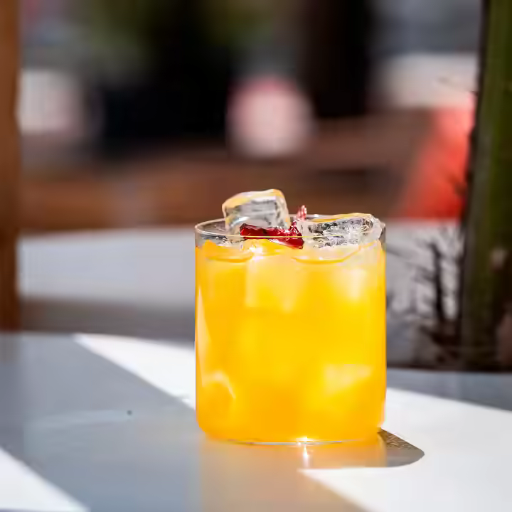 Cocktail signature dorato MarTerreno